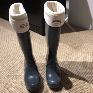 Barely worn hunter boots with inserts!